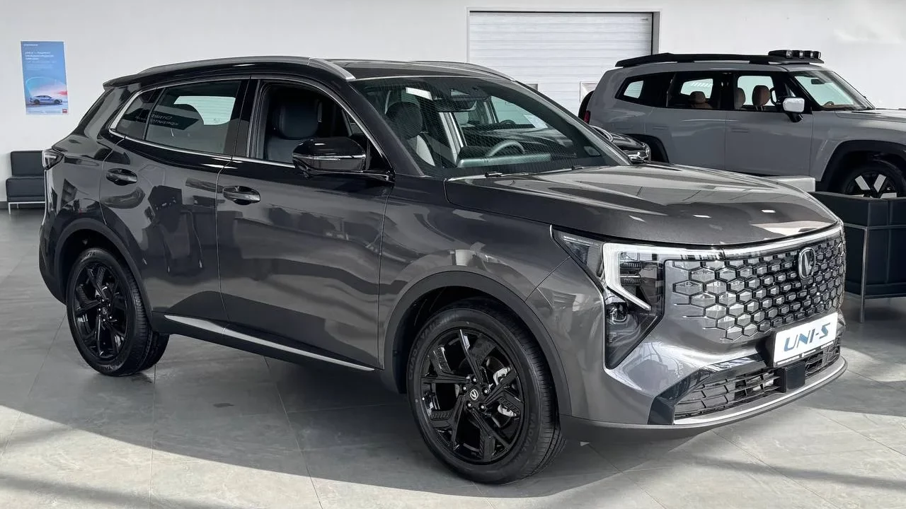 Обновлённый Changan UNI-S Обновлённый Changan UNI-S